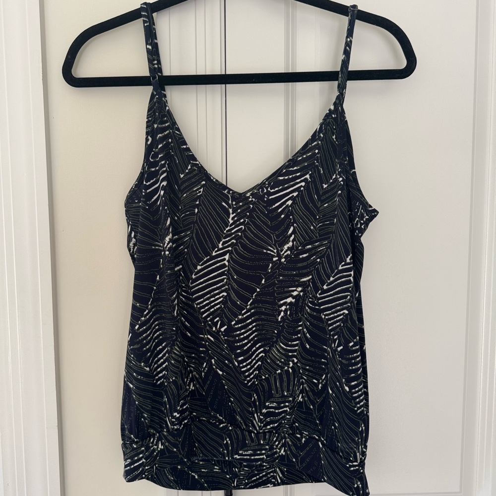 Evereve Navy, Moss and White Palm Leaf Print Camisole size Medium - Picture 2 of 8